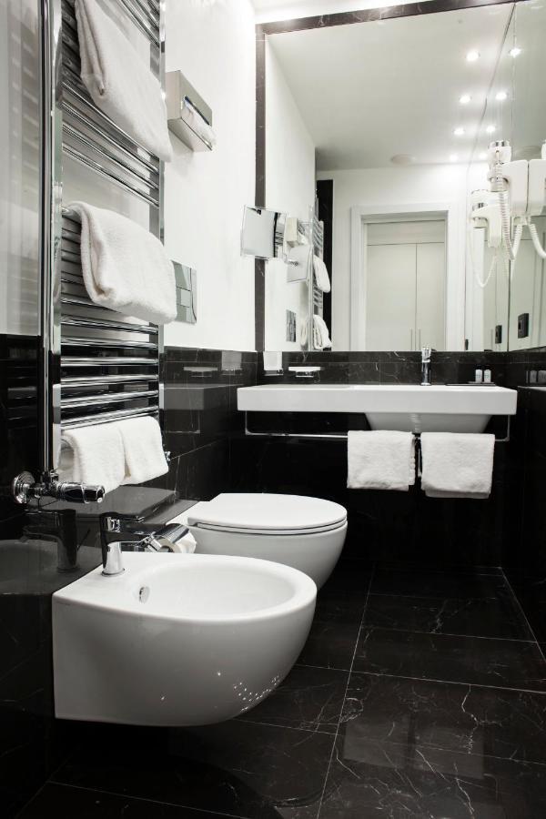 Lhp Suite Napoli Parco Margherita المظهر الخارجي الصورة