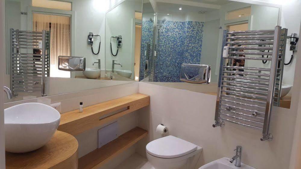 Lhp Suite Napoli Parco Margherita المظهر الخارجي الصورة