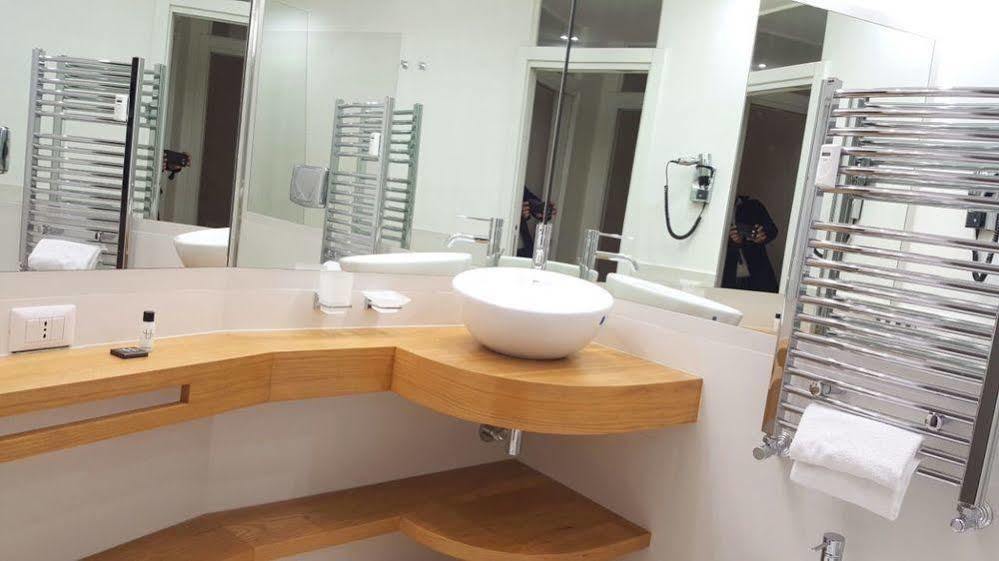 Lhp Suite Napoli Parco Margherita المظهر الخارجي الصورة