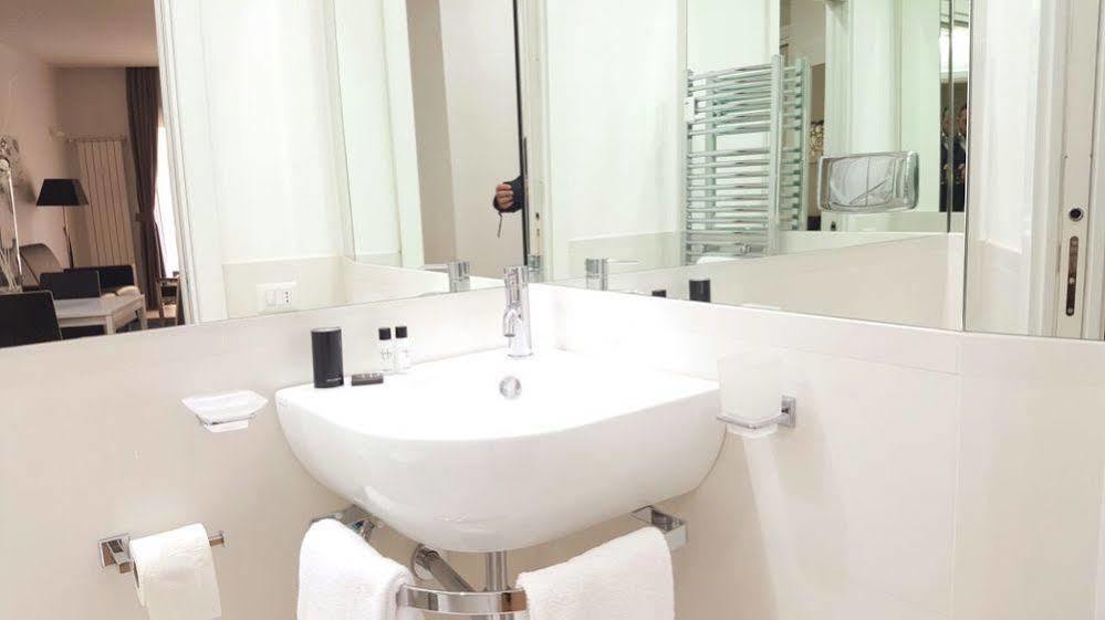 Lhp Suite Napoli Parco Margherita المظهر الخارجي الصورة