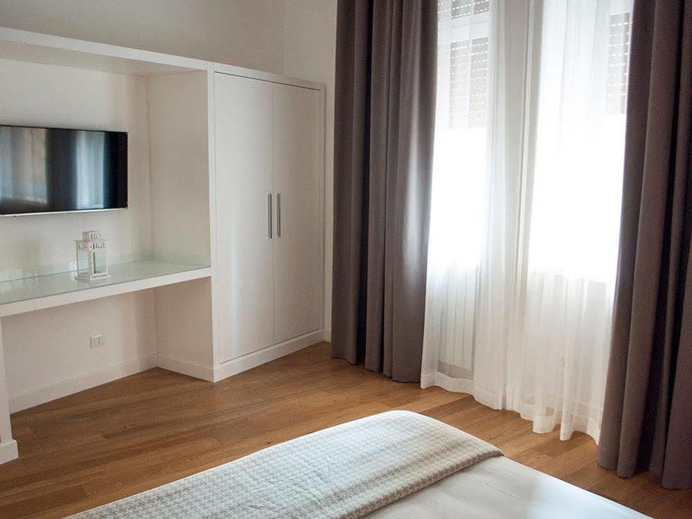 Lhp Suite Napoli Parco Margherita المظهر الخارجي الصورة
