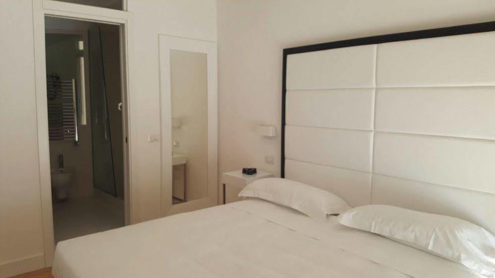 Lhp Suite Napoli Parco Margherita المظهر الخارجي الصورة